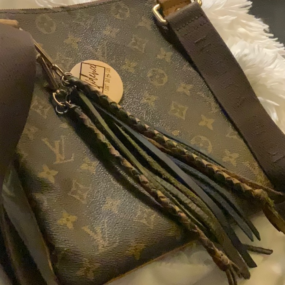 Louis Vuitton Pochette - DISCONTINUED - Picture 8 of 15